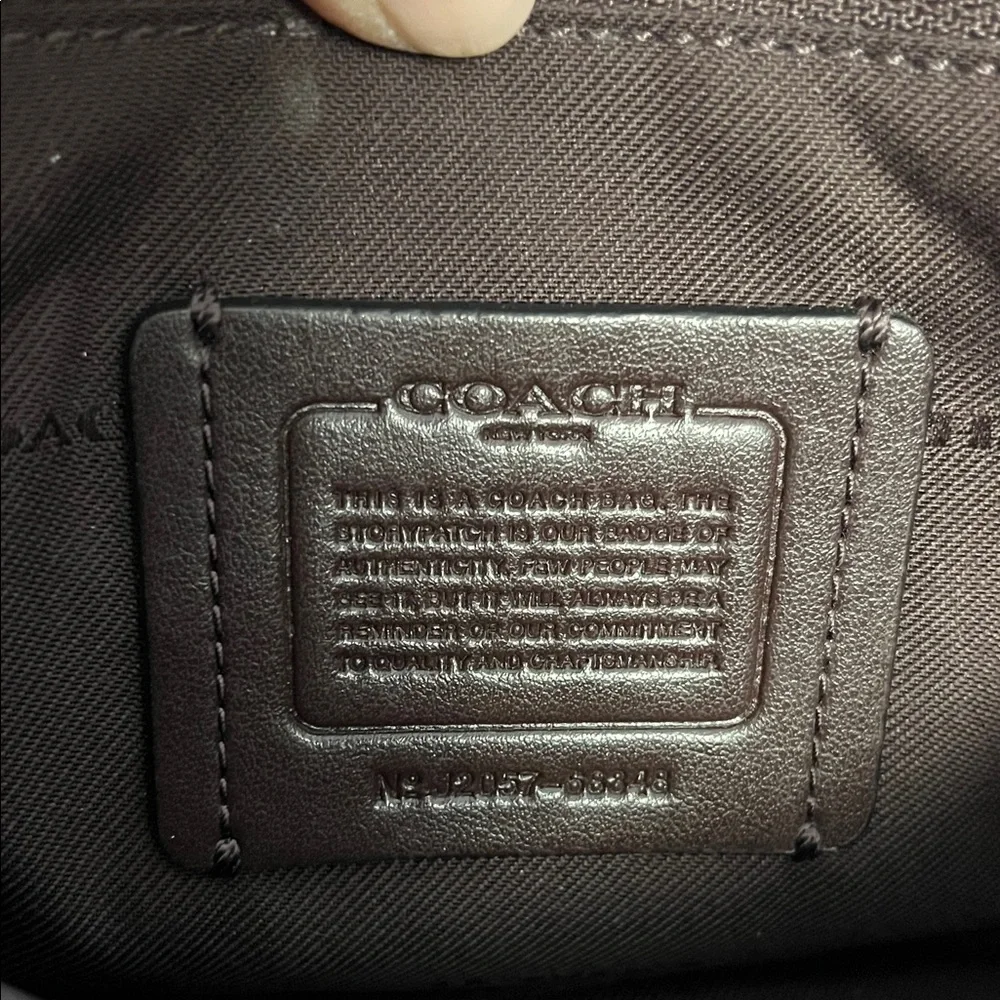 Coach Black Crossbody Bag with adjustable and removable strap. - Picture 2 of 6